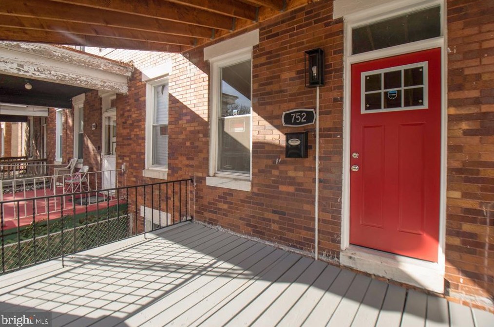 752 Linnard St, Baltimore, MD 21229