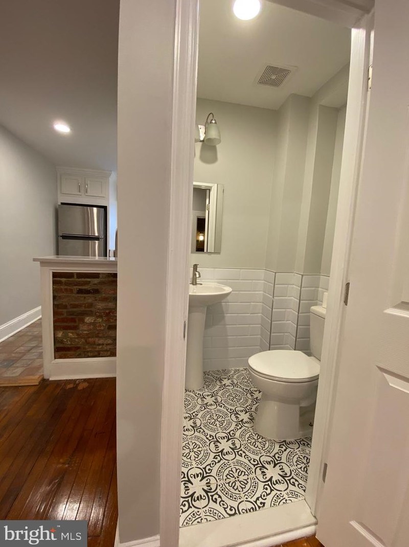 923 Binney St, Baltimore MD  21224-4704 exterior