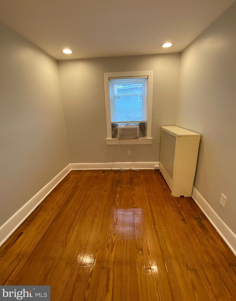 923 Binney St, Baltimore MD  21224-4704 exterior