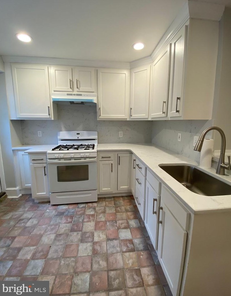 923 Binney St, Baltimore MD  21224-4704 exterior