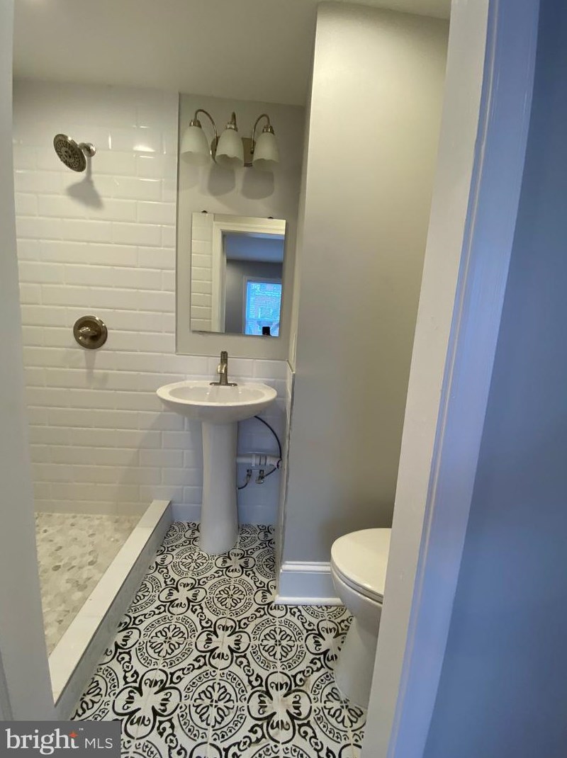 923 Binney St, Baltimore MD  21224-4704 exterior