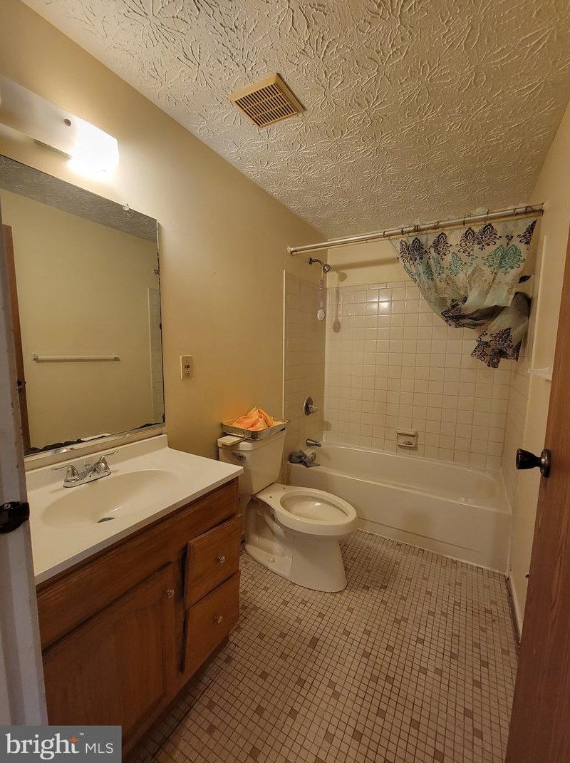 2412 Ridgely St, Baltimore MD 21230-3070 exterior