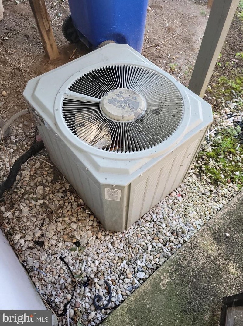 2412 Ridgely St, Baltimore MD 21230-3070 exterior