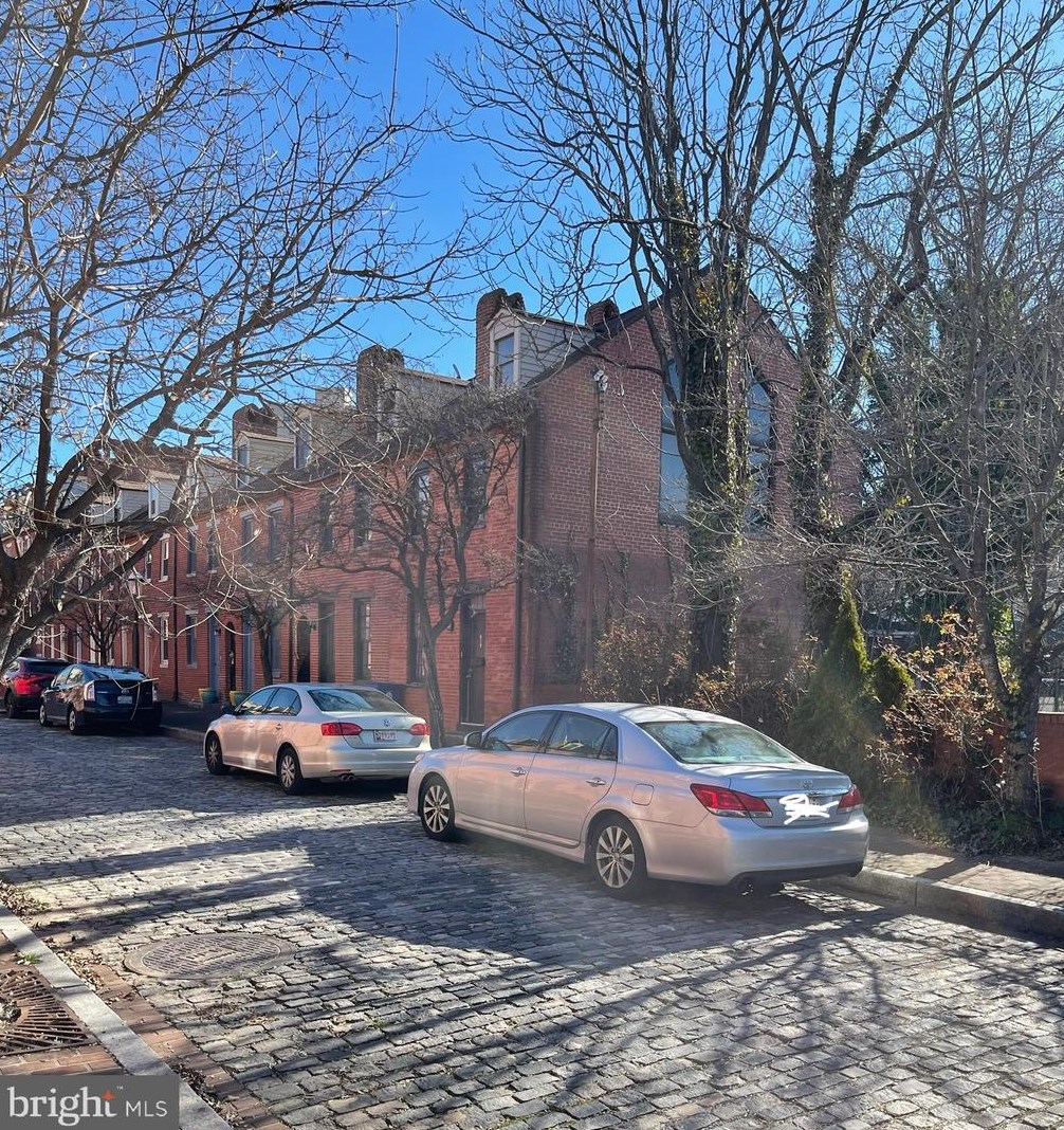 619 Stirling St, Baltimore, MD 21202-5107