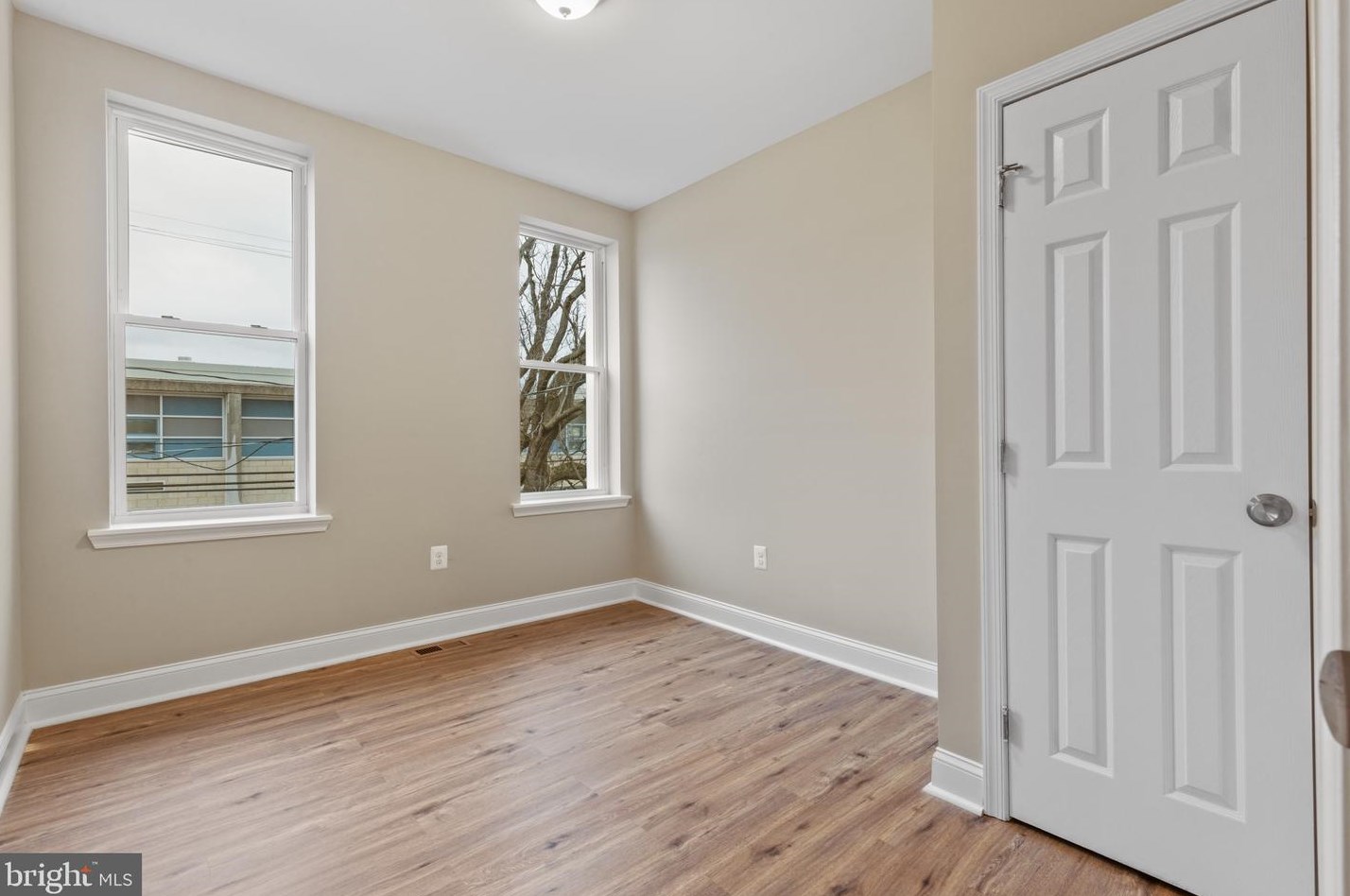 904 E 20th St, Baltimore, MD 21218