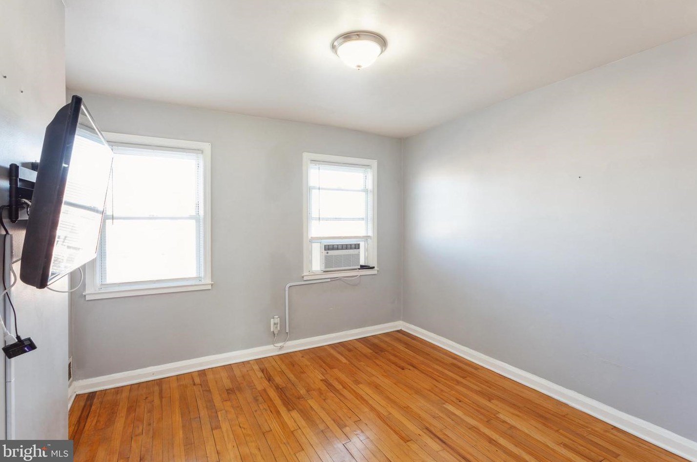 424 Imla St, Baltimore MD  21224-2923 exterior