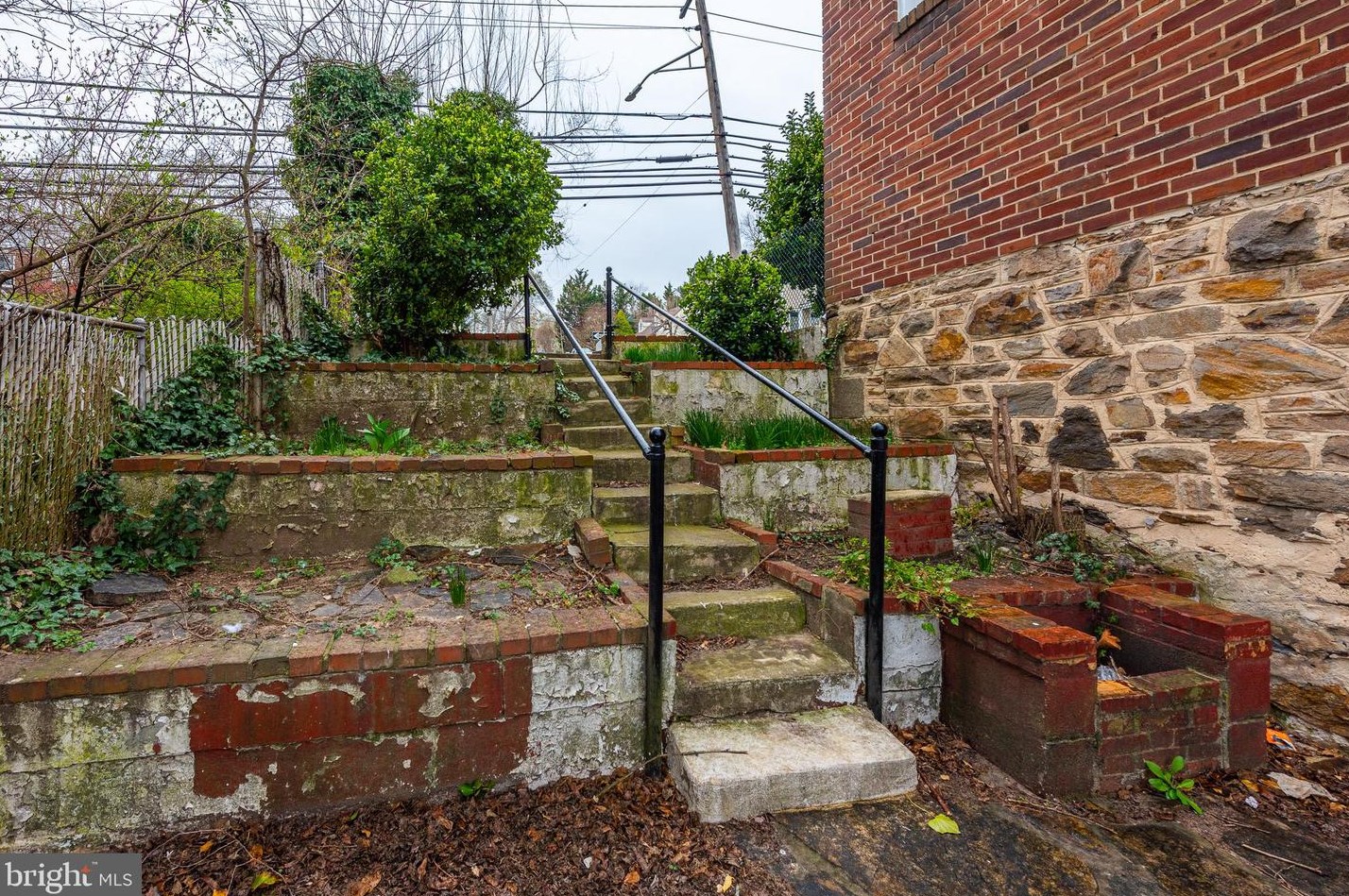 4043 6th St, Baltimore MD  21225-2107 exterior