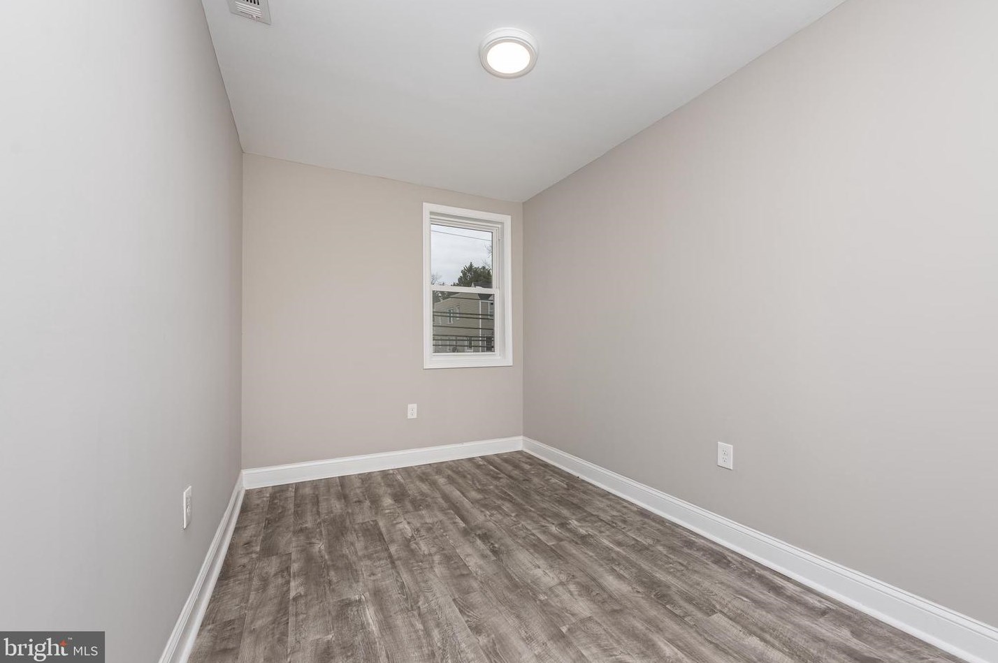 4043 6th St, Baltimore MD  21225-2107 exterior