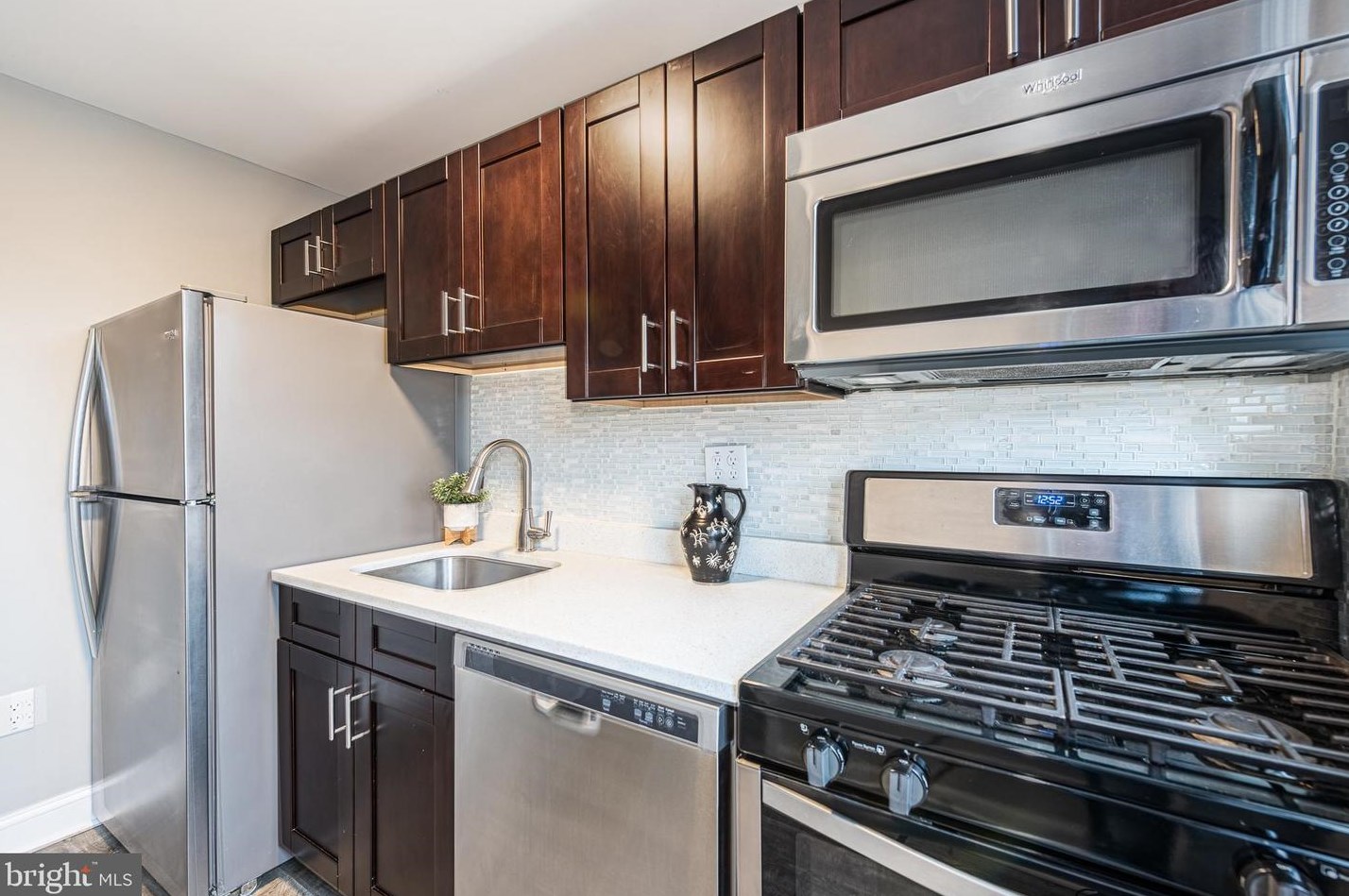 4043 6th St, Baltimore MD  21225-2107 exterior