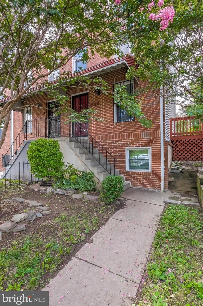 1810 Spring St, Baltimore MD  21213-2224 exterior