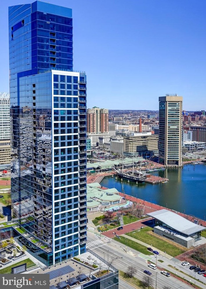 10 Lee St, Baltimore MD  21201-2419 exterior