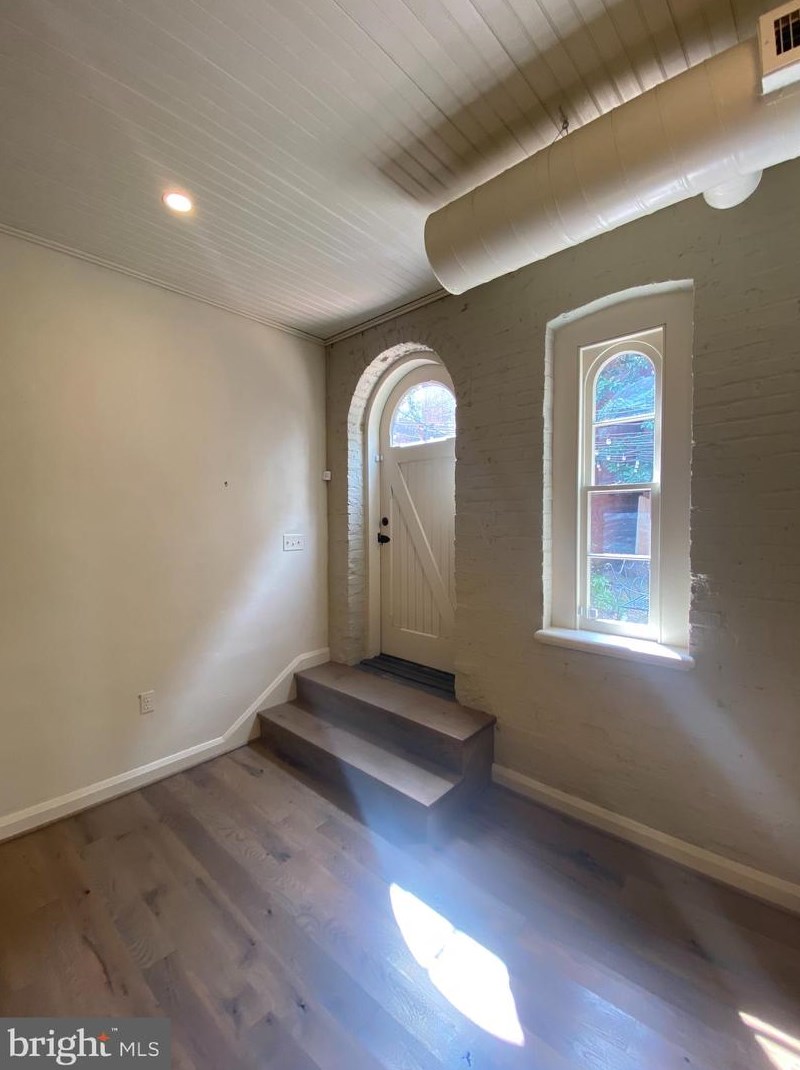 17 Branch Ln, Baltimore MD  21201-5206 exterior