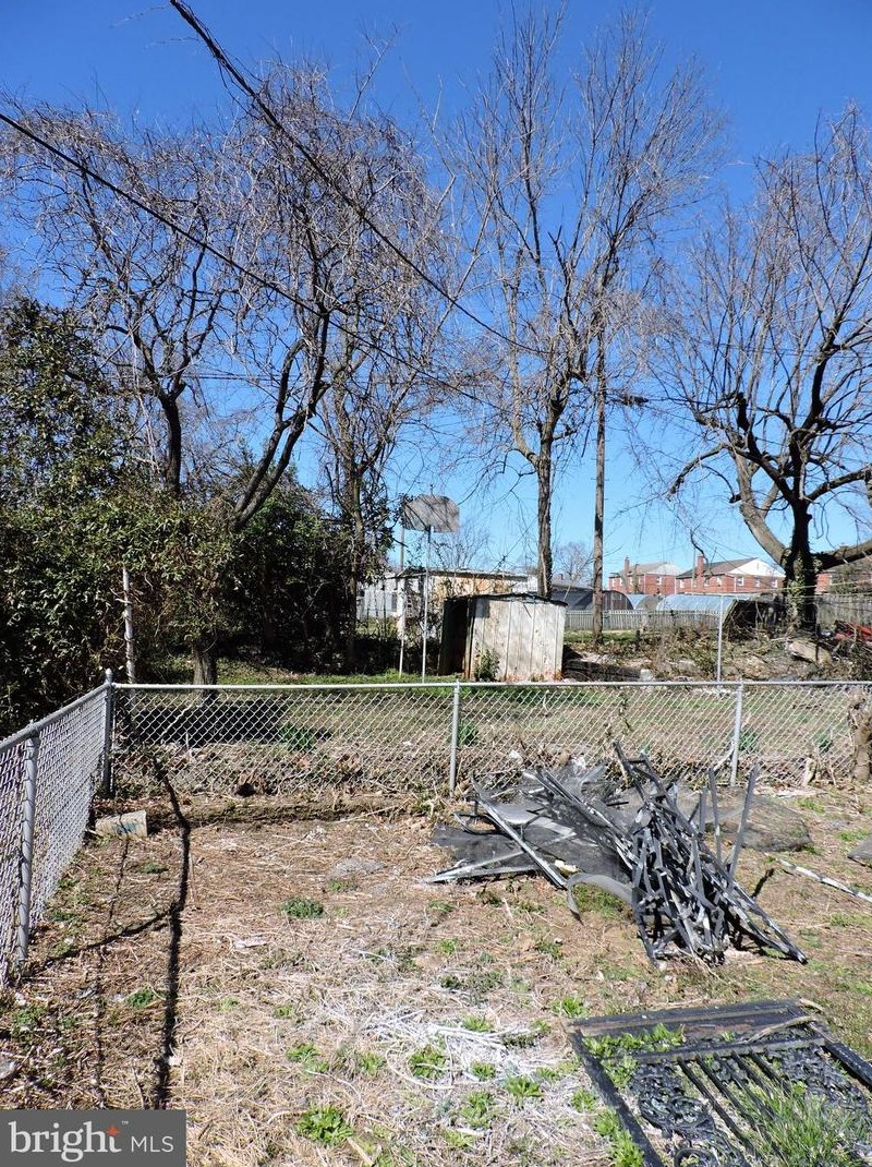 5624 Laurelton Ave, Baltimore MD  21214-1603 exterior