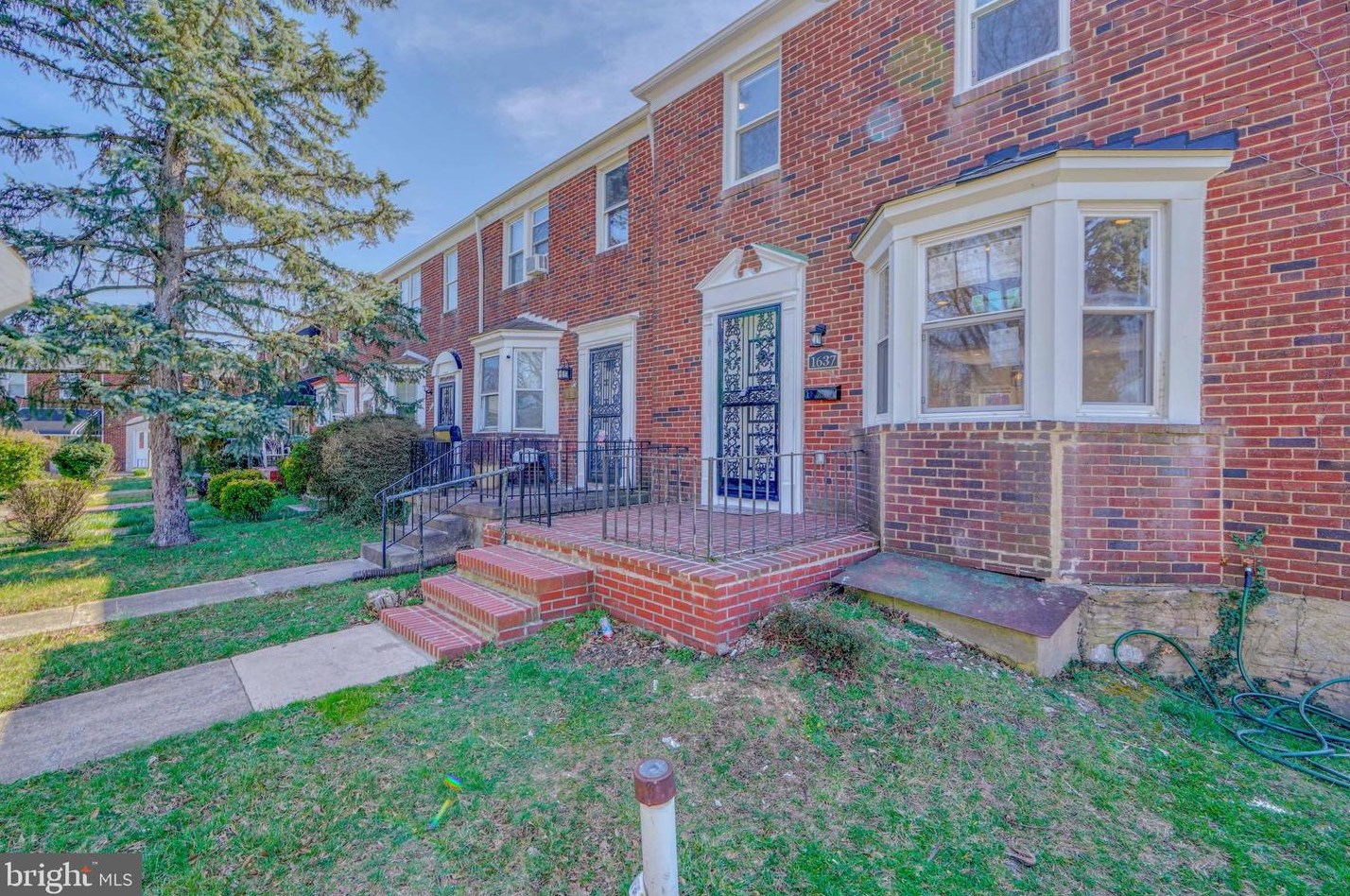 1637 Kingsway Rd, Baltimore MD  21218-1646 exterior