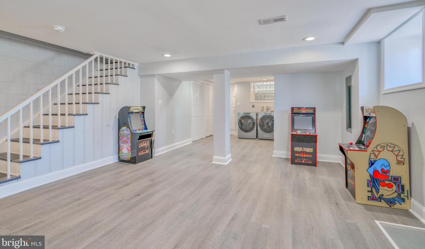 1637 Kingsway Rd, Baltimore MD  21218-1646 exterior