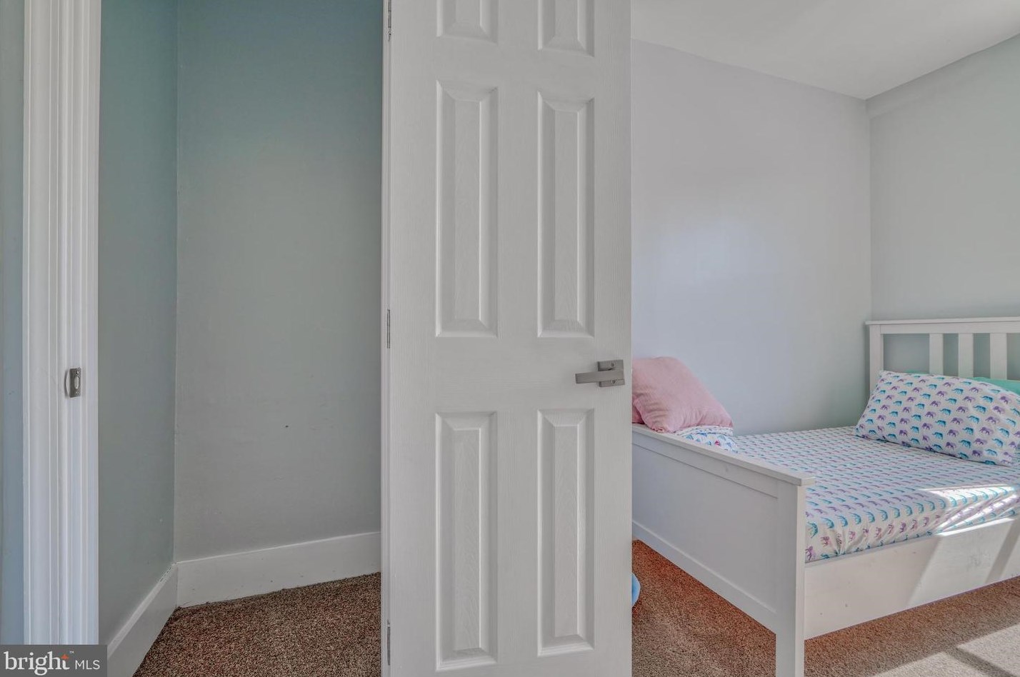 1637 Kingsway Rd, Baltimore MD  21218-1646 exterior