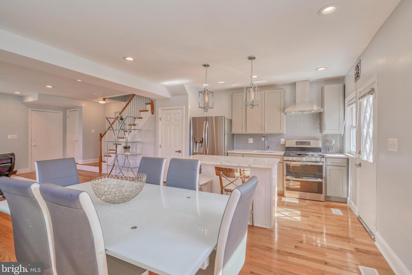 1637 Kingsway Rd, Baltimore MD  21218-1646 exterior