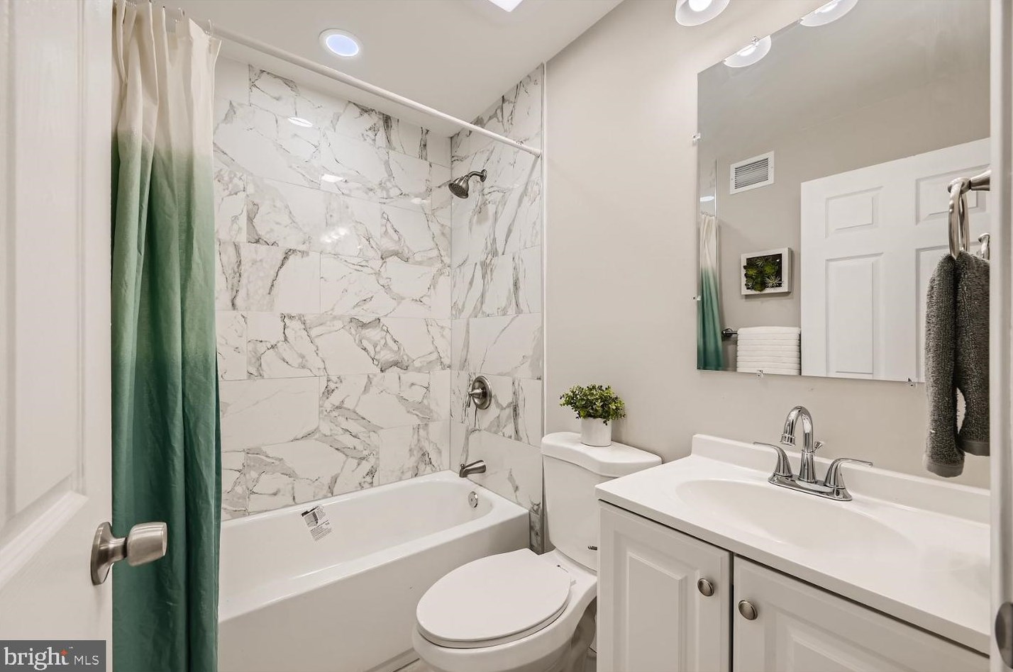 816 Fulton Ave, Baltimore MD  21217-1425 exterior