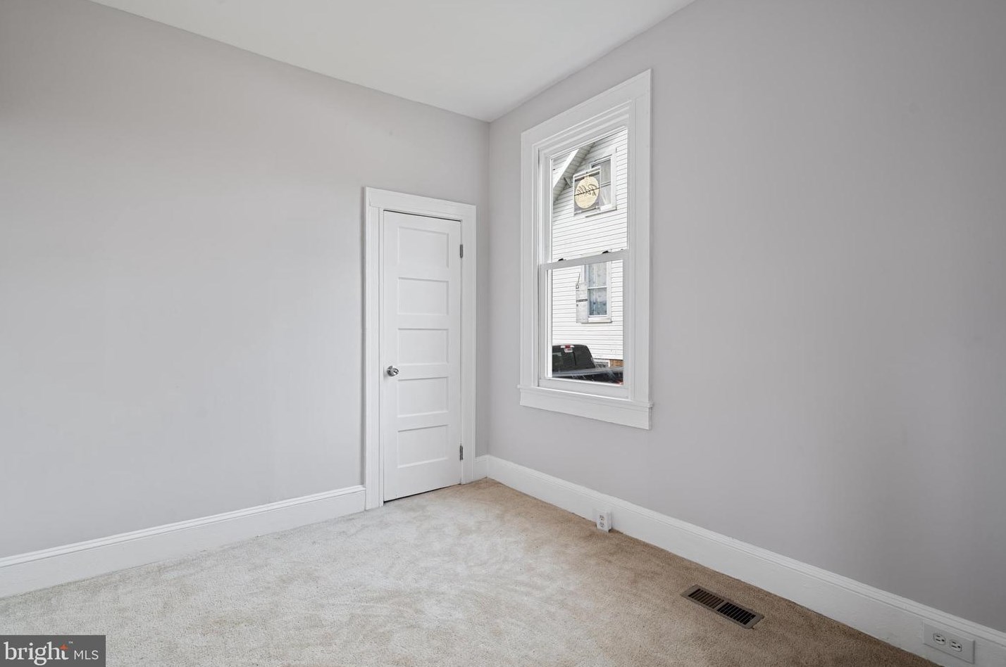3000 Rosalind Ave, Baltimore MD  21215-6405 exterior