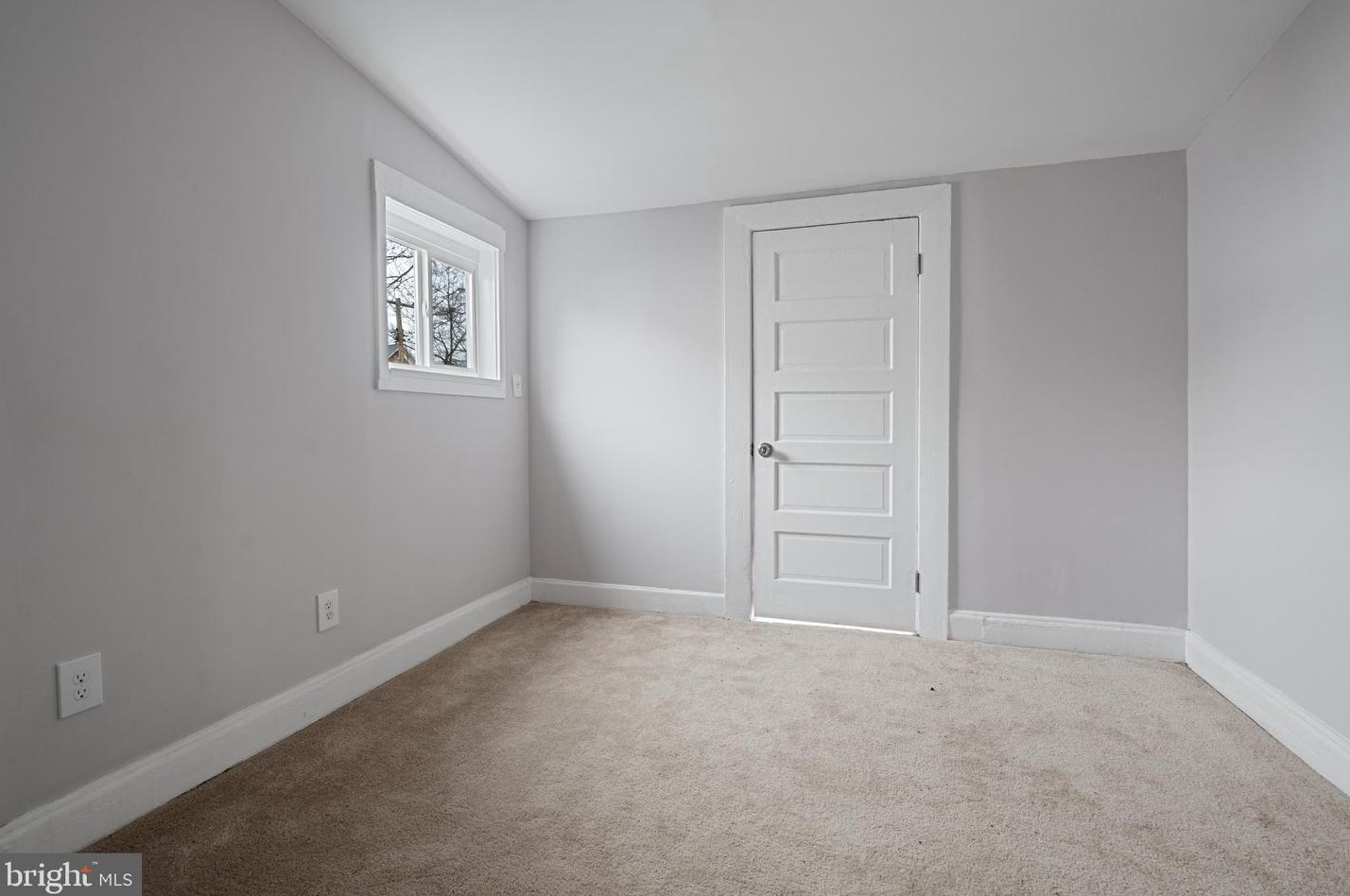 3000 Rosalind Ave, Baltimore MD  21215-6405 exterior