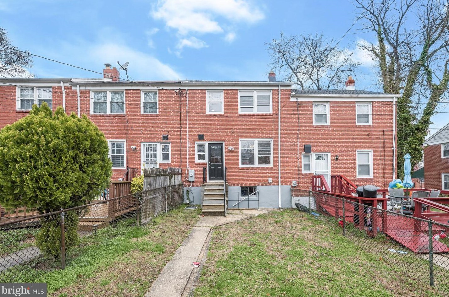 1321 Limit Ave, Baltimore MD  21239-1725 exterior