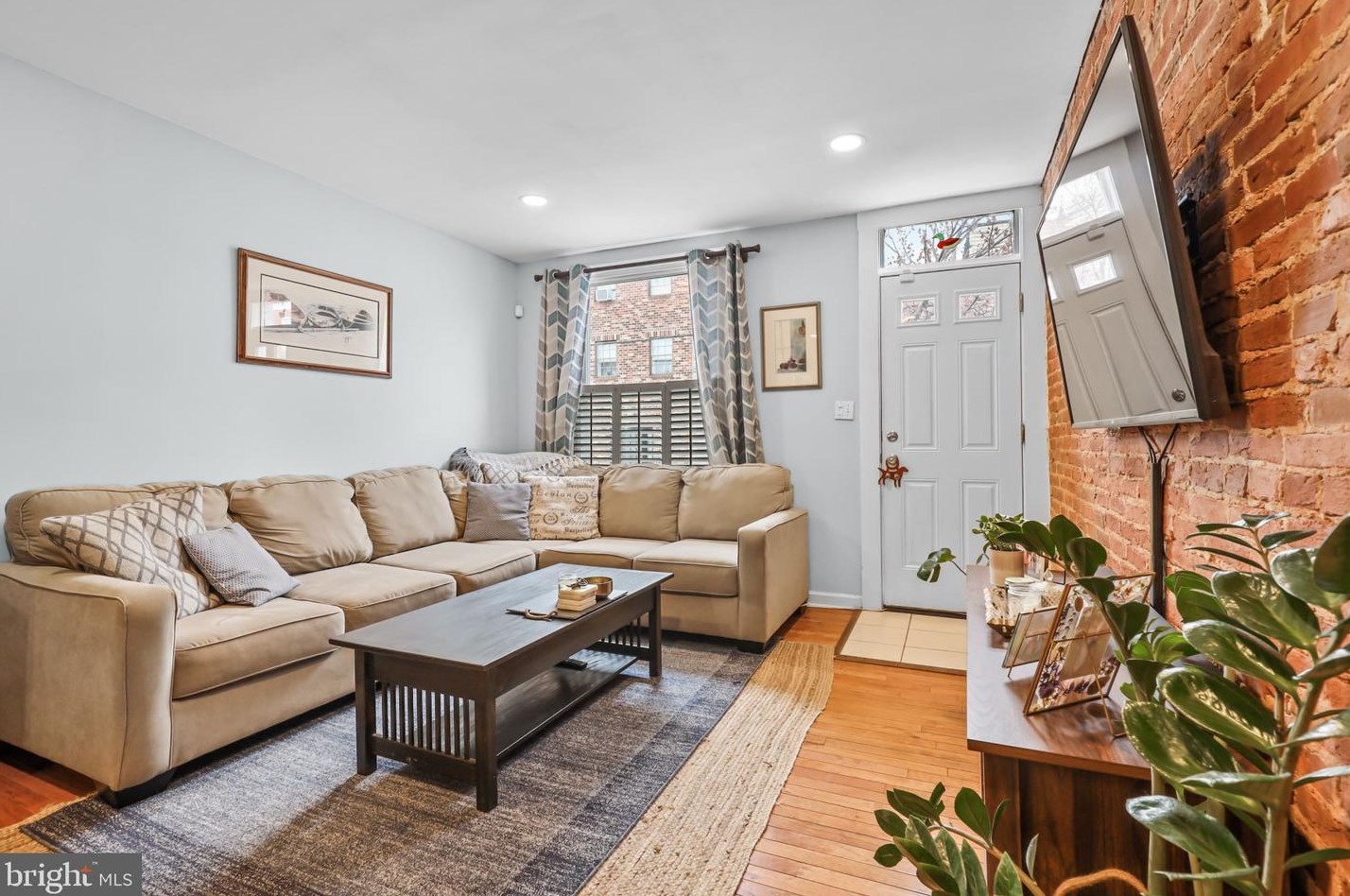 939 Bouldin St, Baltimore, MD 21224-5019