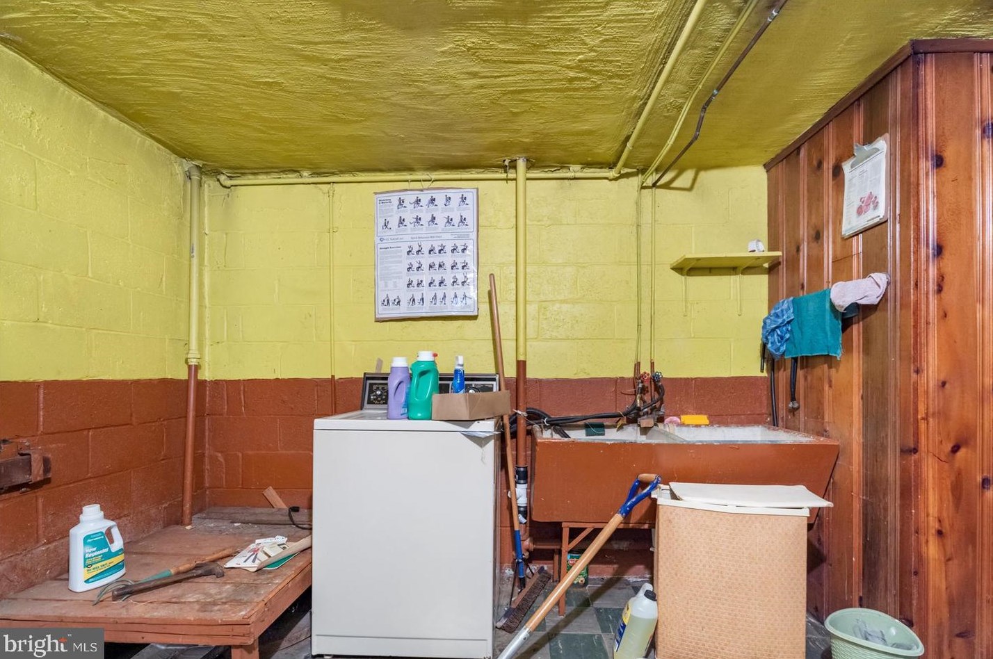 4548 Derby Manor Dr, Baltimore MD  21215-6539 exterior