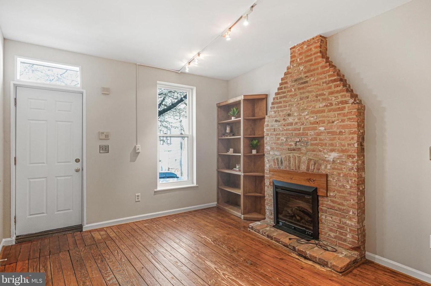 615 Harvey St, Baltimore, MD 21230-4726