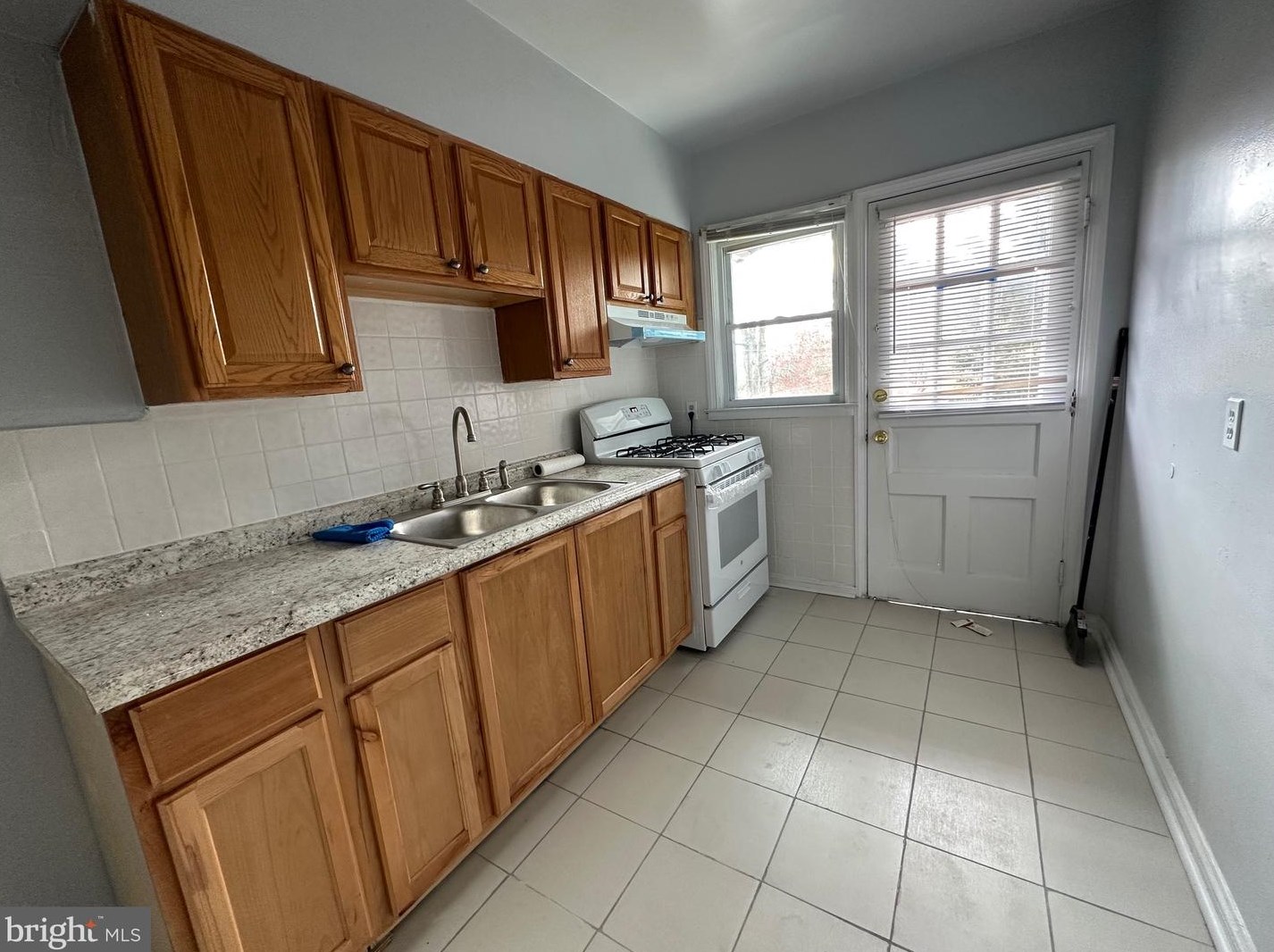 1239 Walters Ave, Baltimore MD  21239-2827 exterior
