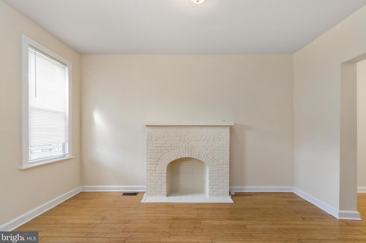 530 Chateau Ave, Baltimore, MD 21212-4305