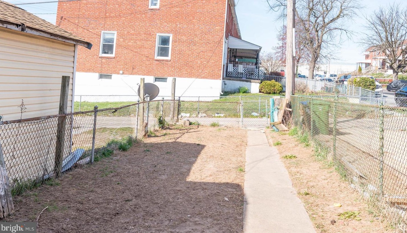 1536 Elrino St, Baltimore MD  21224-6138 exterior