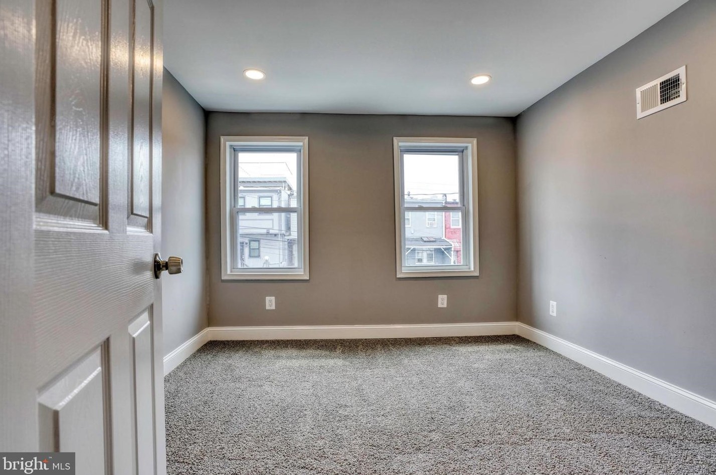 712 Madeira St, Baltimore MD  21205-2402 exterior