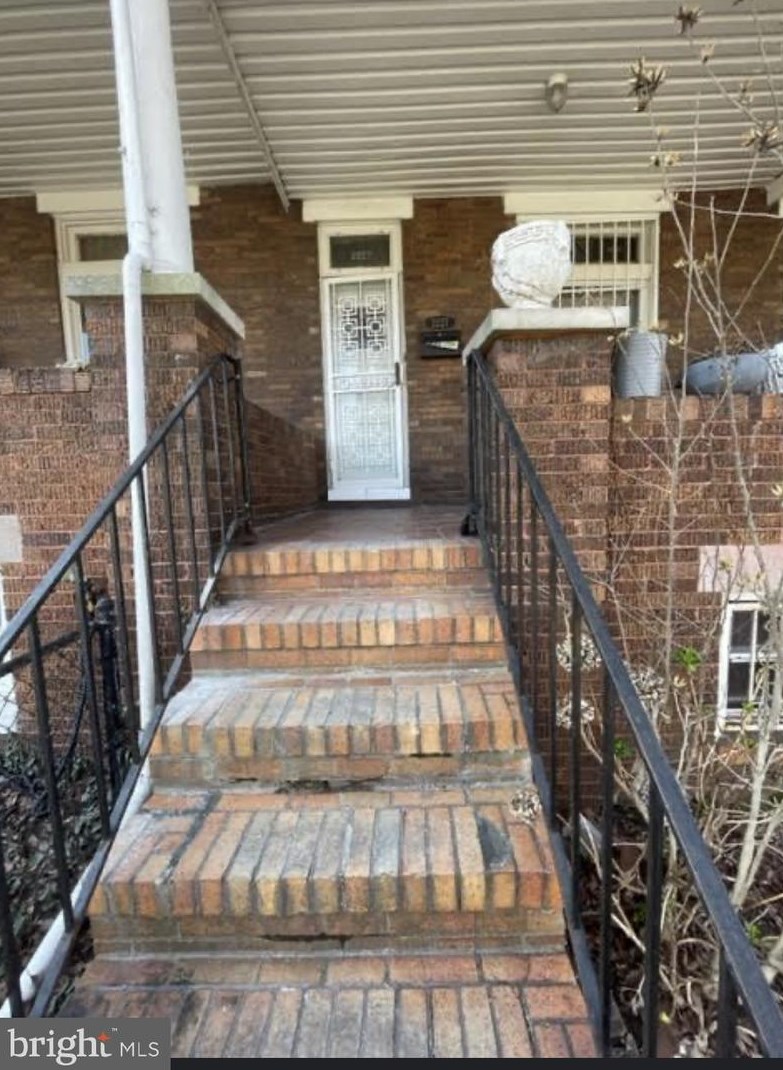 2227 Lexington St, Baltimore, MD 21223