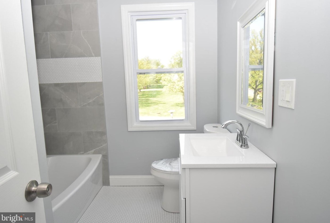 5023 Briarclift Rd, Baltimore MD  21229-1352 exterior