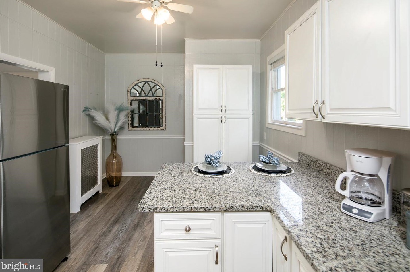 402 Rock Glen Rd, Baltimore MD  21229-3103 exterior