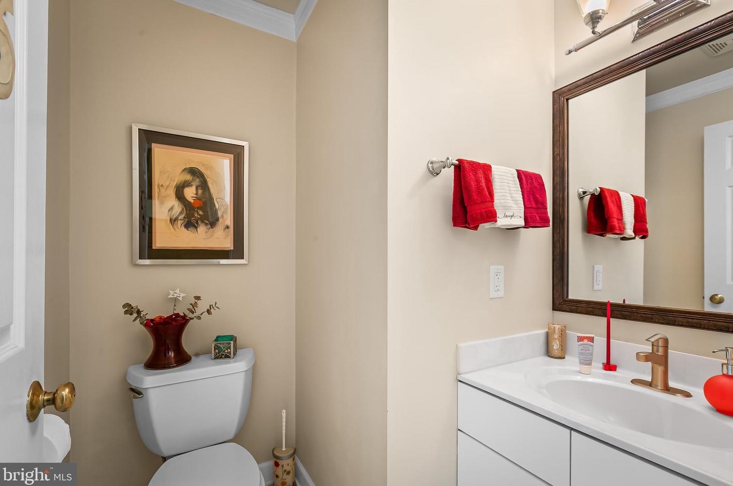 829 Sharp St, Baltimore MD 21201-2413 exterior