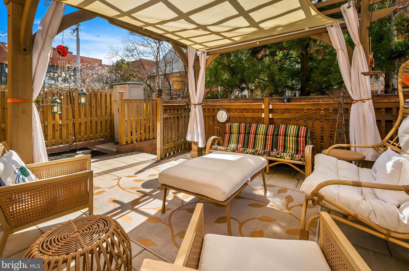 829 Sharp St, Baltimore MD 21201-2413 exterior