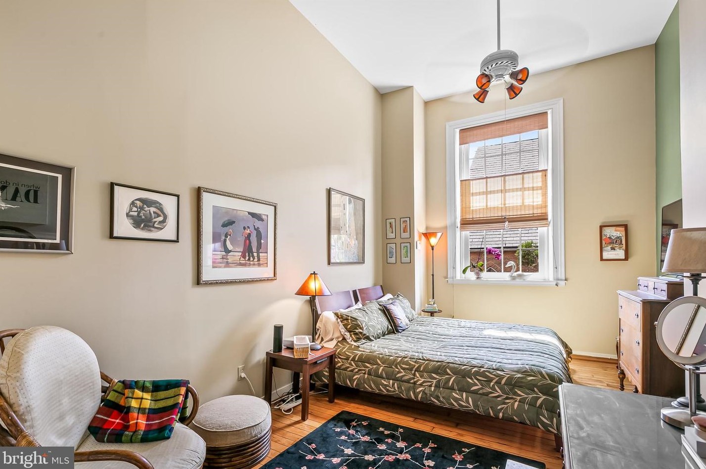 829 Sharp St, Baltimore MD 21201-2413 exterior