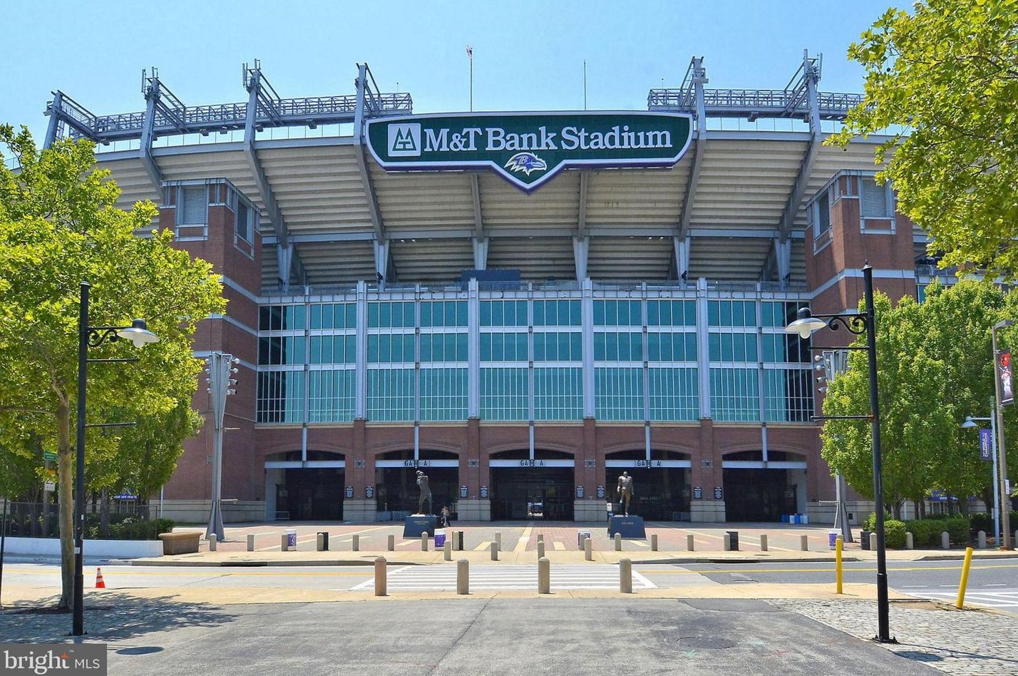 829 Sharp St, Baltimore MD 21201-2413 exterior