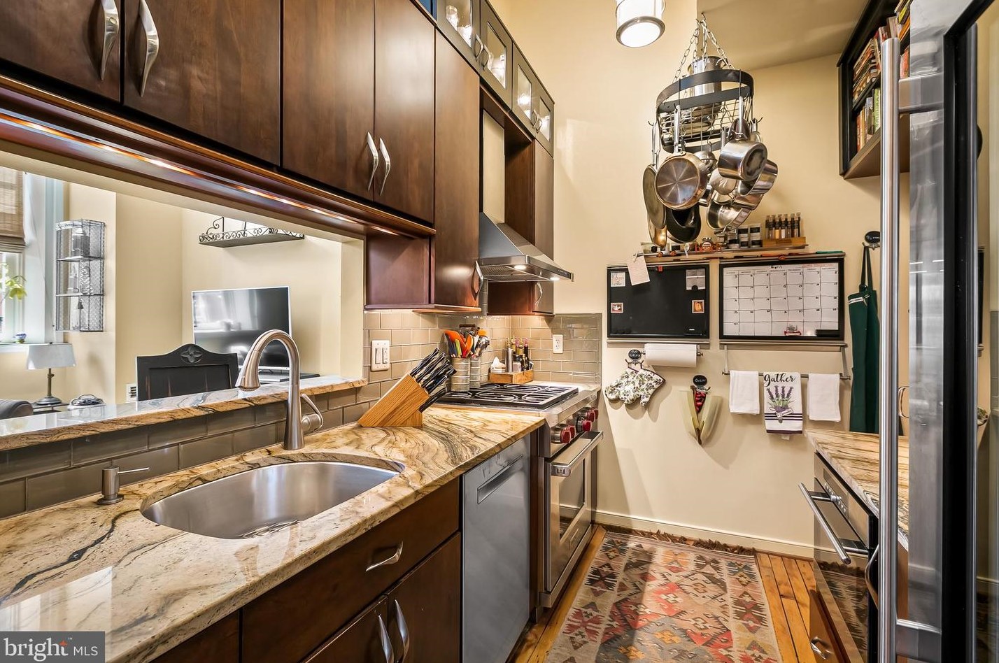 829 Sharp St, Baltimore MD 21201-2413 exterior