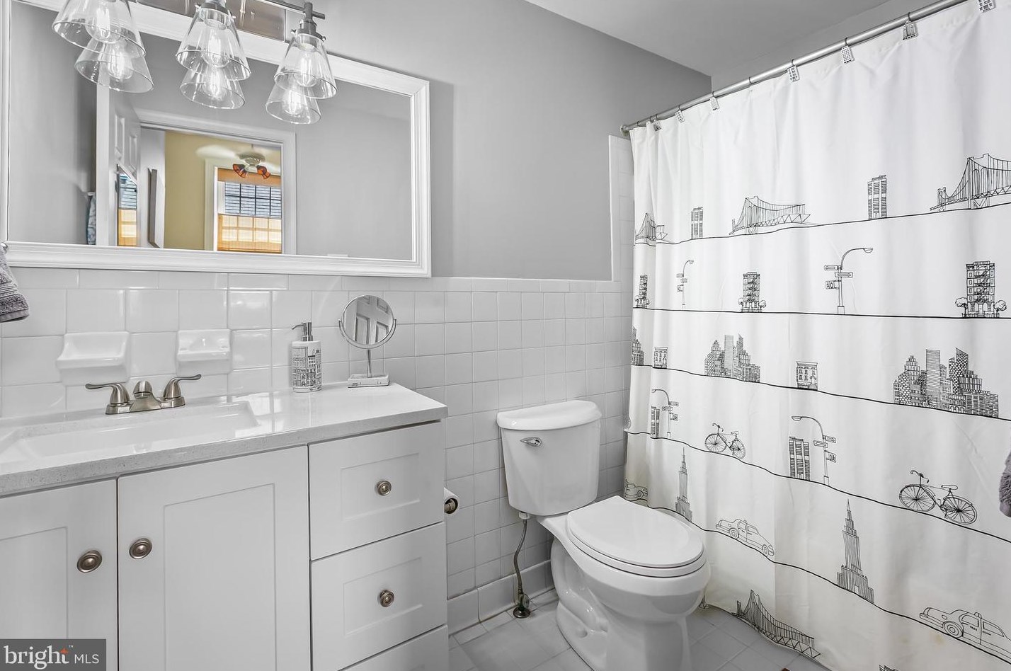 829 Sharp St, Baltimore MD 21201-2413 exterior