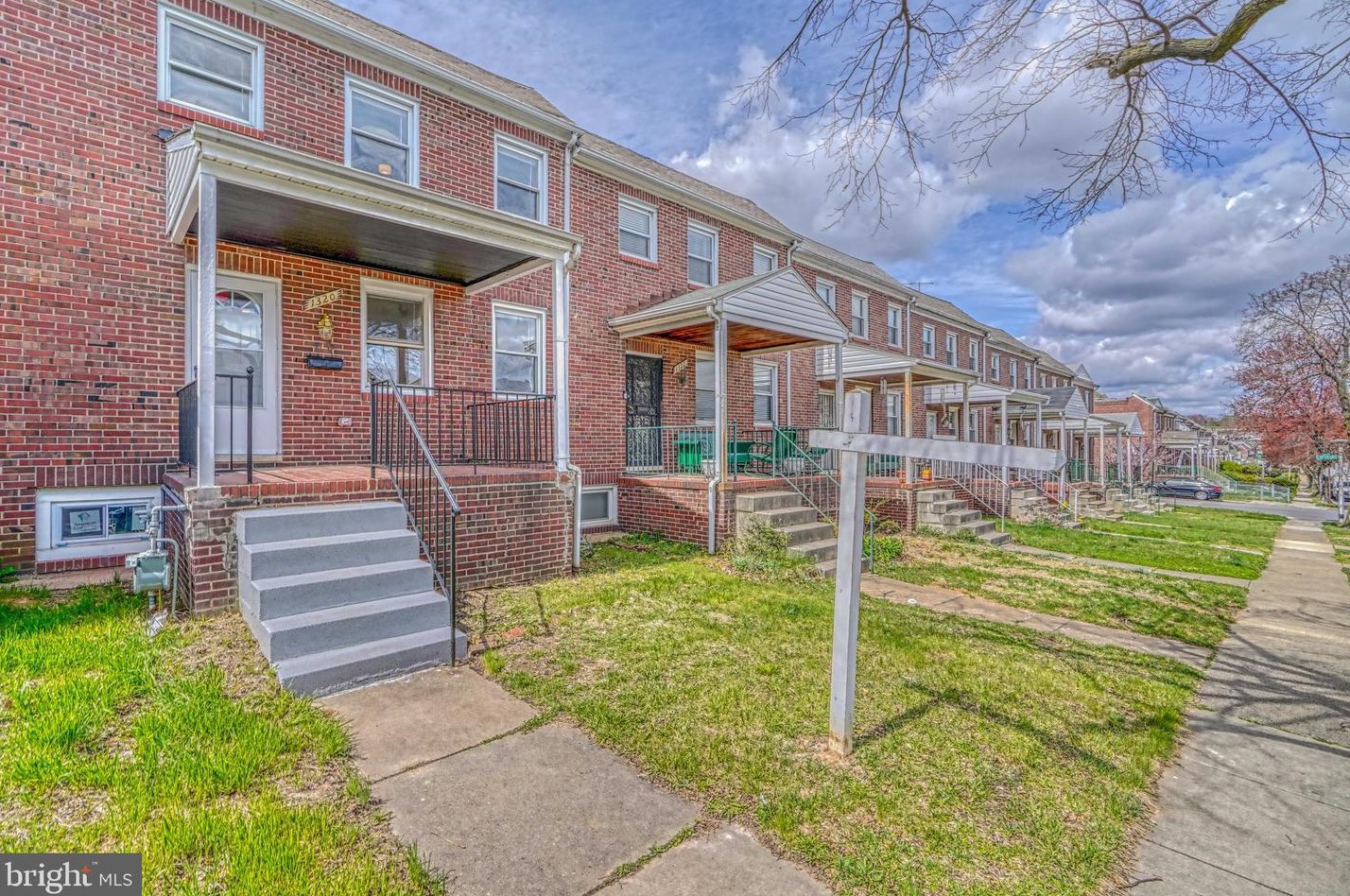 1320 Ellwood Ave, Baltimore, MD 21213-3928