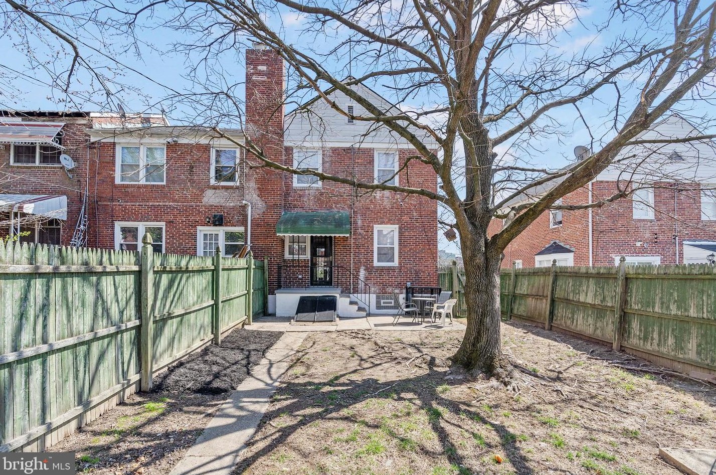 5712 Leith Walk, Baltimore MD  21239-2630 exterior