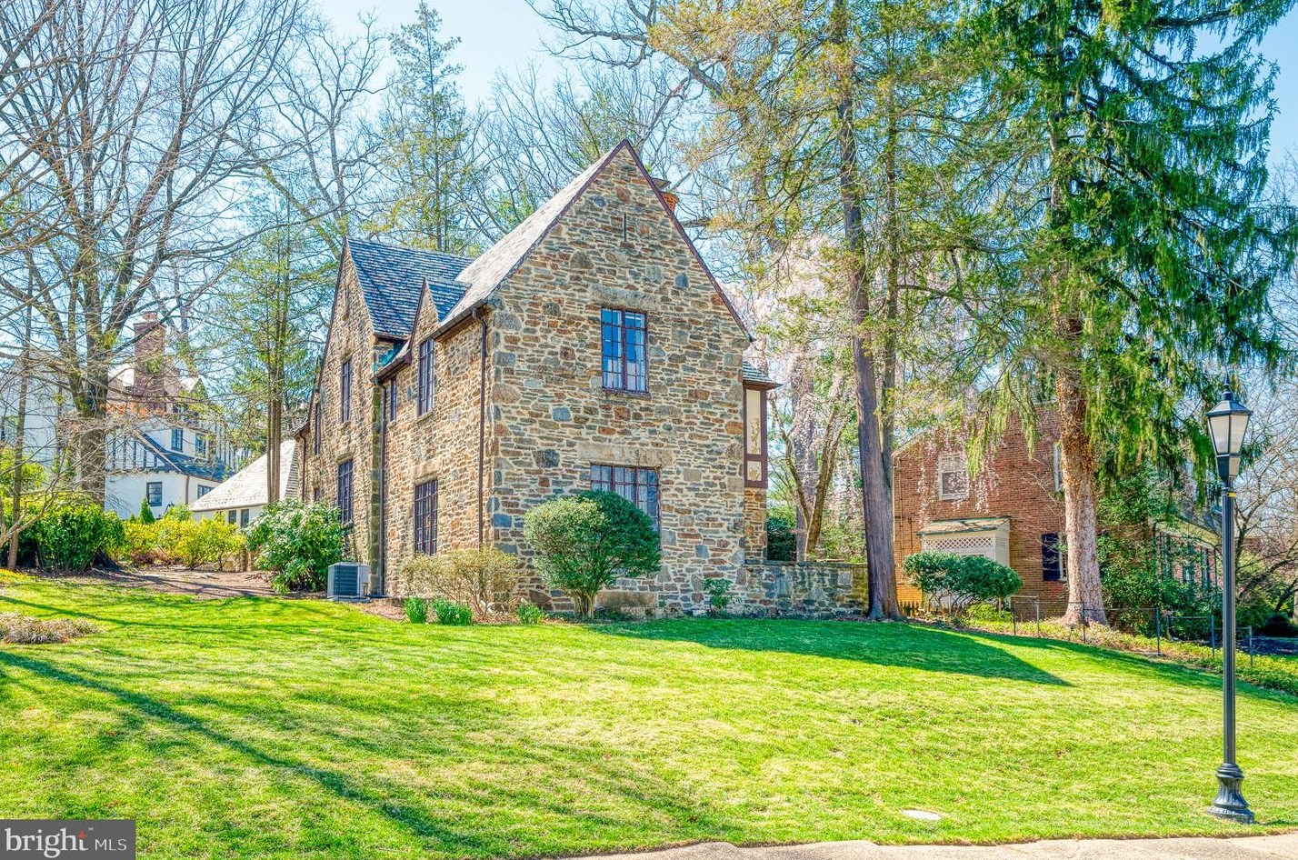 221 Goodale Rd, Baltimore, MD 21212-3432