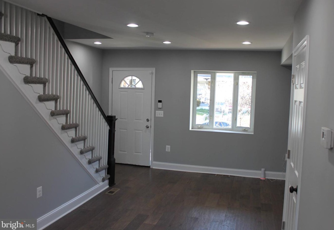 7 Kossuth St, Baltimore, MD 21229-3752