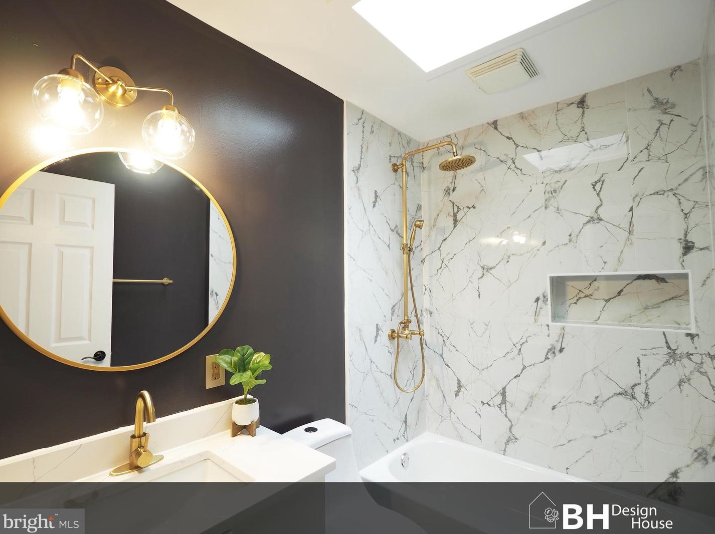 449 Anglesea St, Baltimore MD 21224-2706 exterior