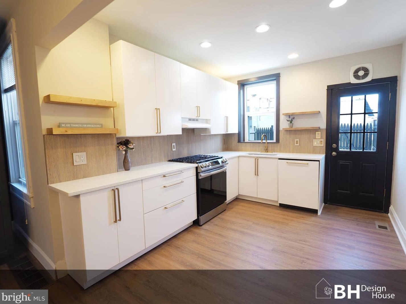 449 Anglesea St, Baltimore MD 21224-2706 exterior