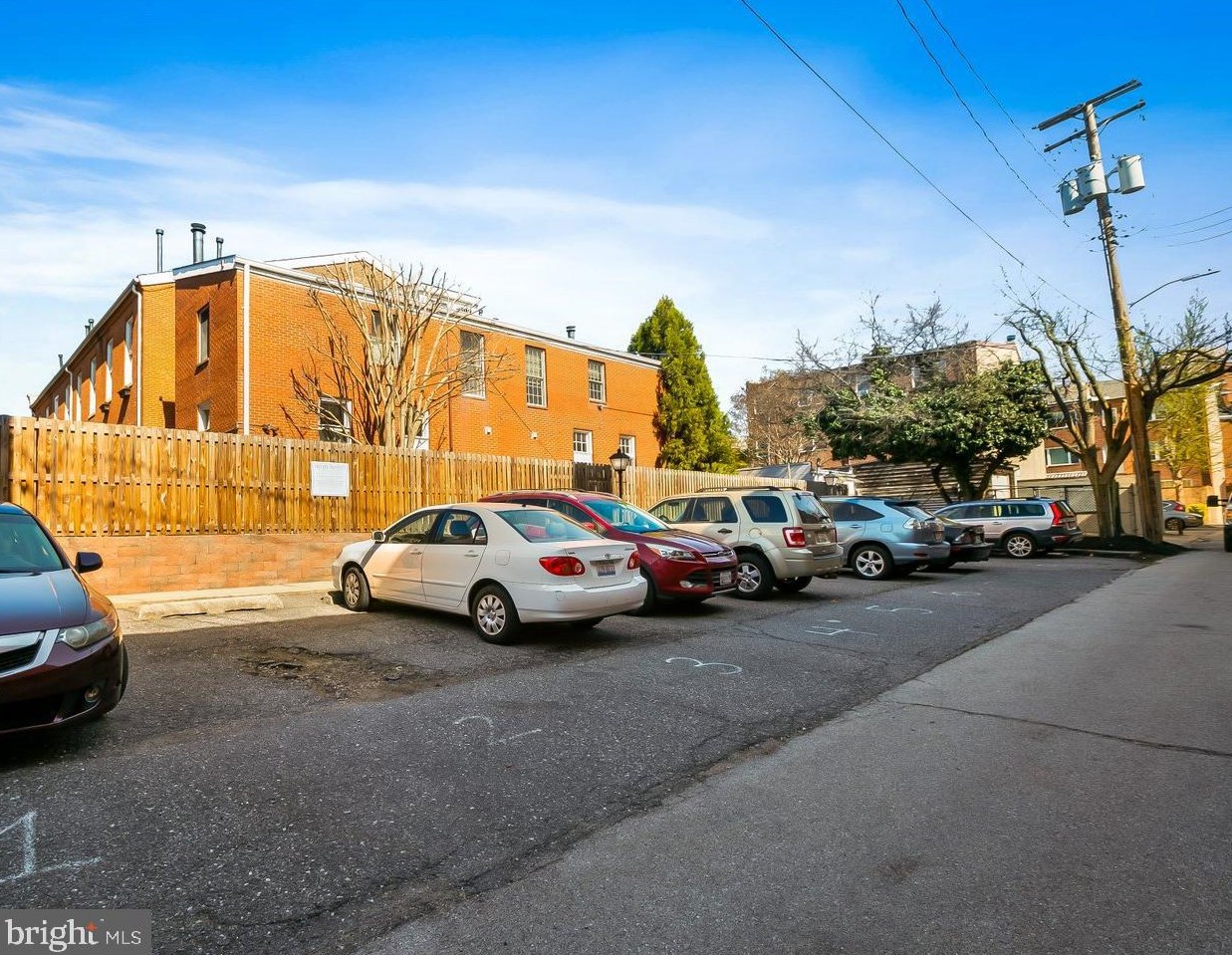 827 Sharp St, Baltimore MD  21230-3613 exterior