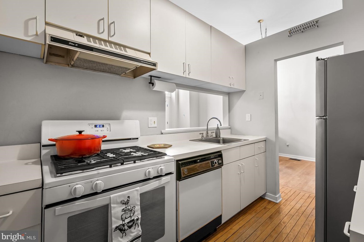 827 Sharp St, Baltimore MD  21230-3613 exterior