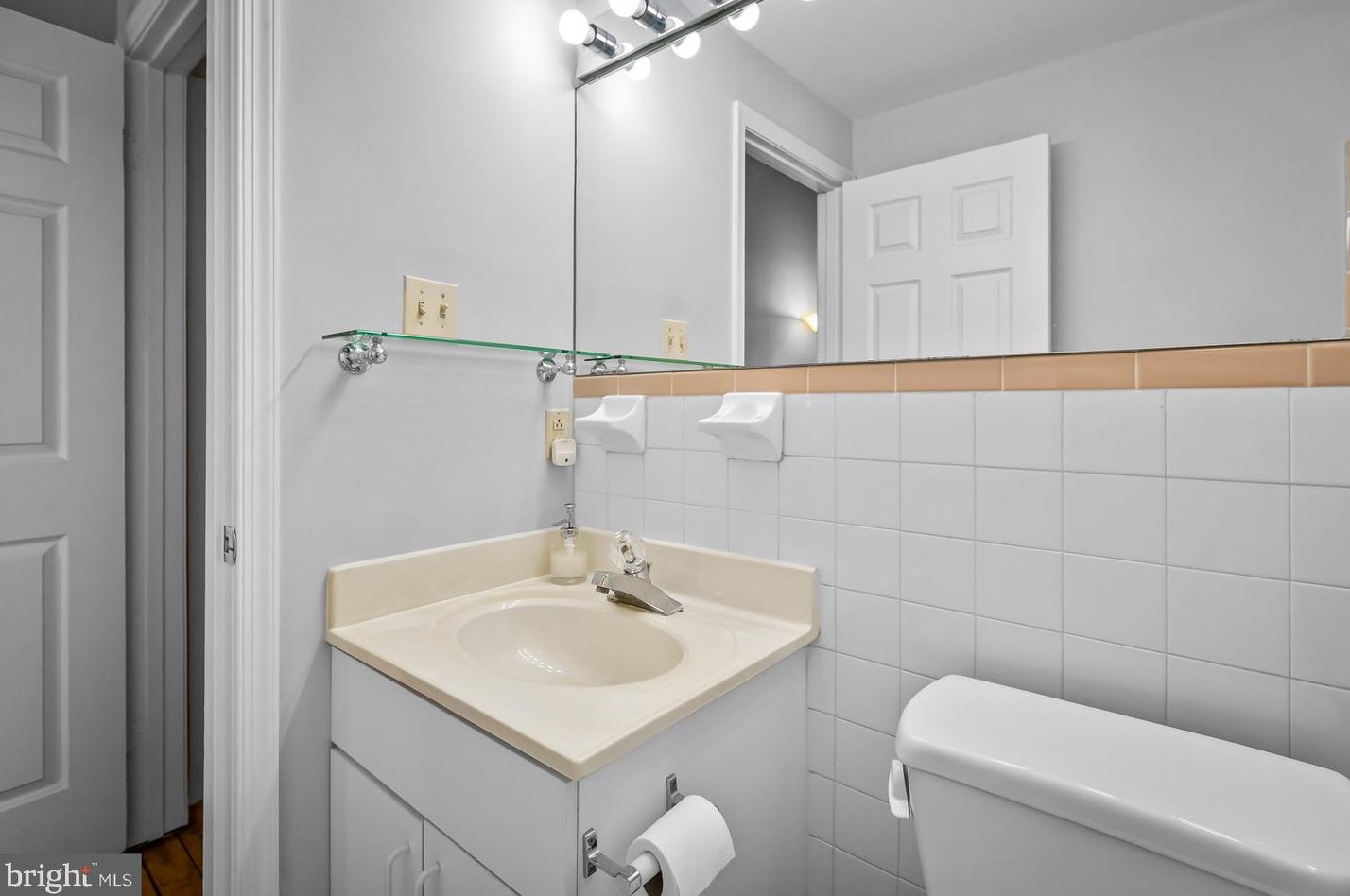 827 Sharp St, Baltimore MD  21230-3613 exterior